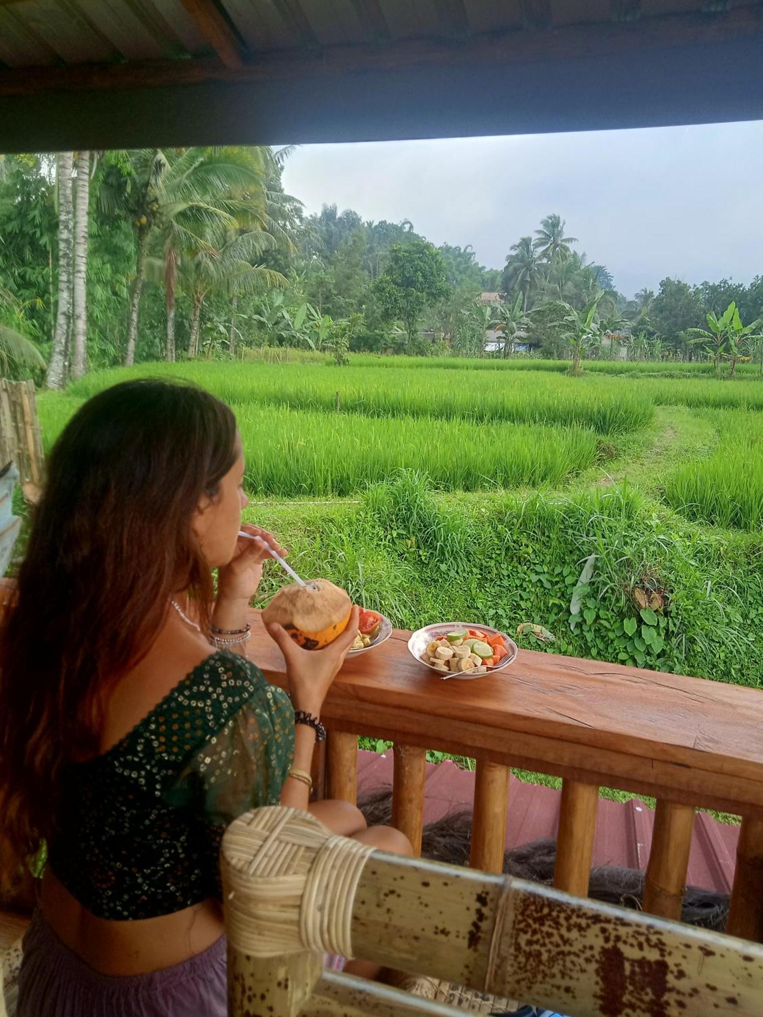 Coconut Homestay Тетебату Экстерьер фото